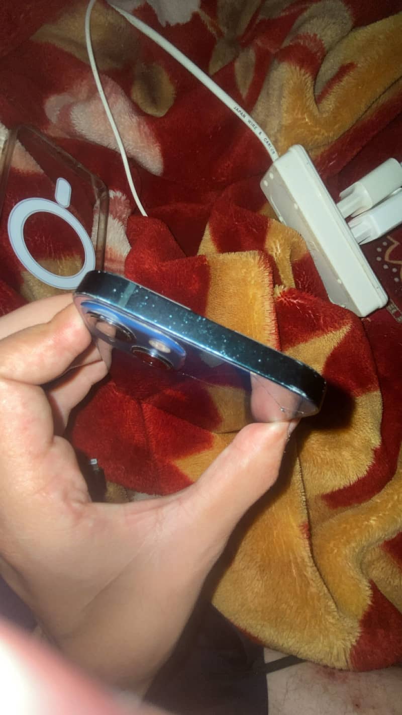 Apple iPhone 13 5