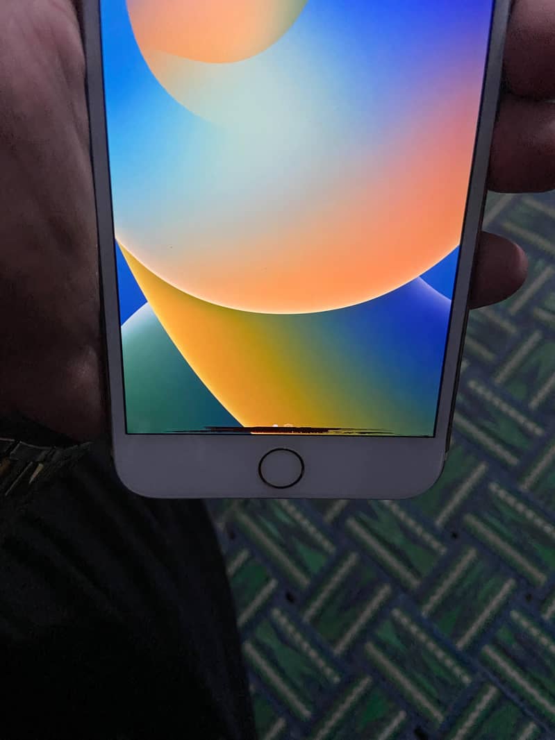 Apple iPhone 8 Plus 2