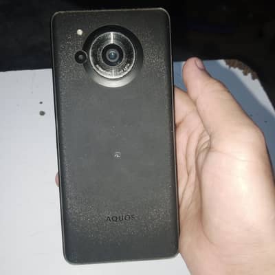 aquos r 7