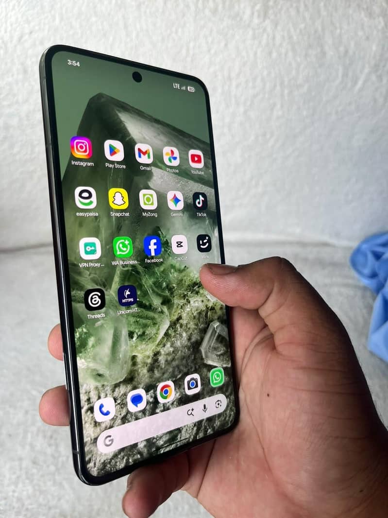 Google Pixel 8 Pro 10