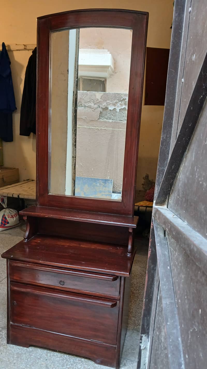 Dressing Table 3