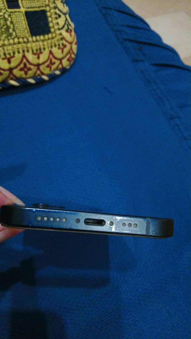 Apple iPhone 12 2