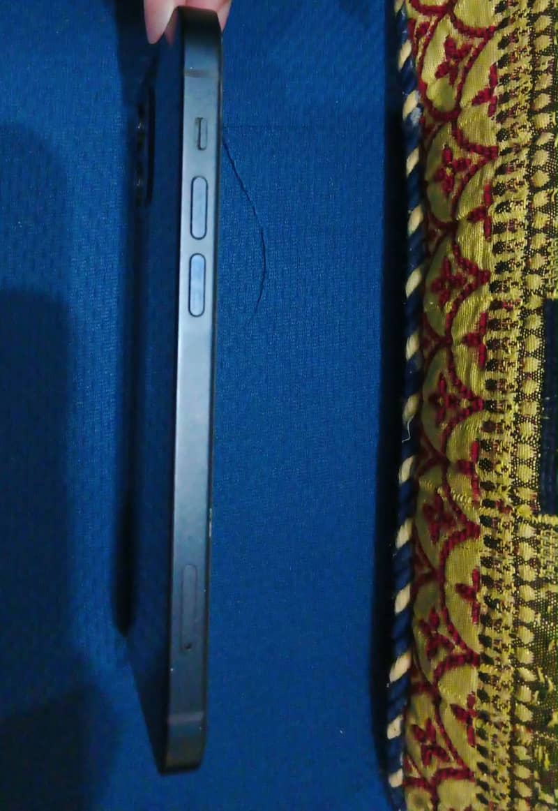 Apple iPhone 12 3