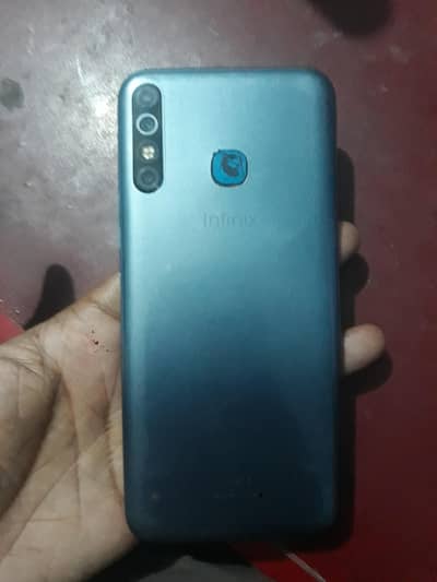 Infinix Hot 8