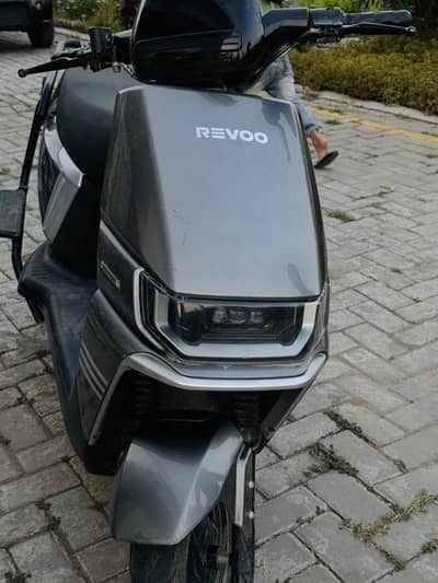 Revoo EV scooty