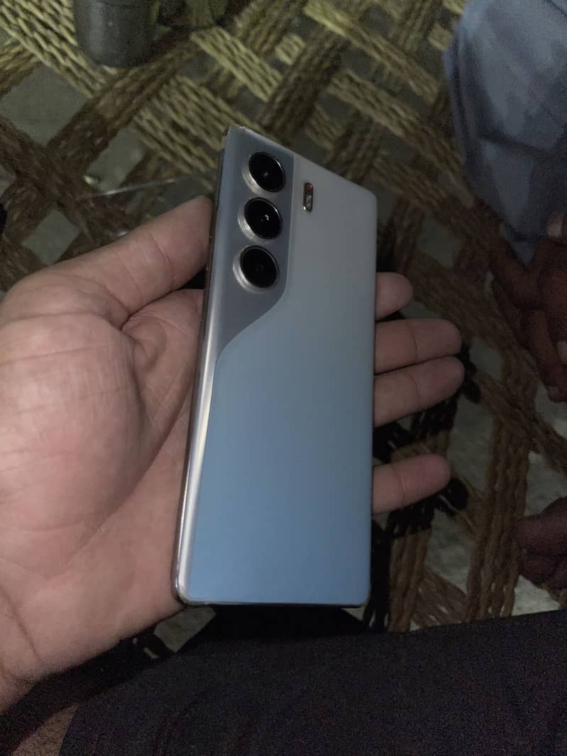 Tecno CAMON 40 Pro 3