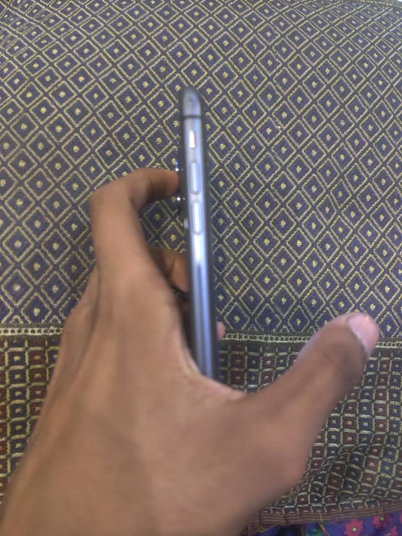 Apple iPhone 11 5