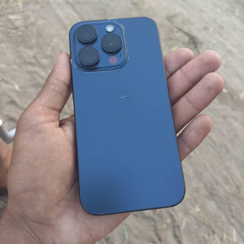 Apple iPhone 15 Pro 0