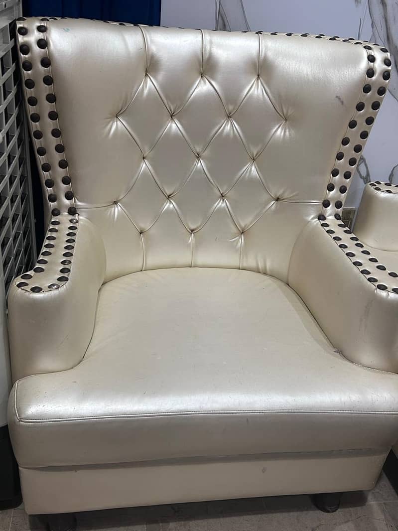 Selling Sofa 3