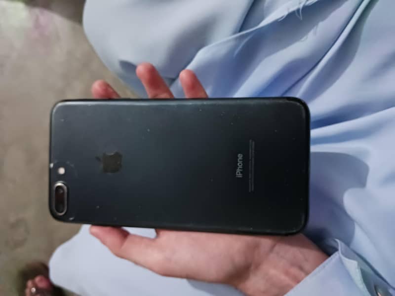 Apple iPhone 7 Plus 1
