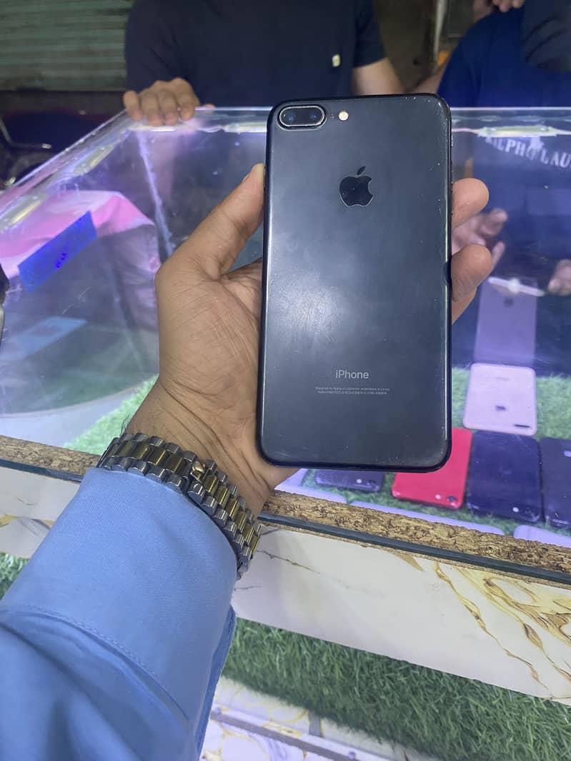 Apple iPhone 7 Plus 0
