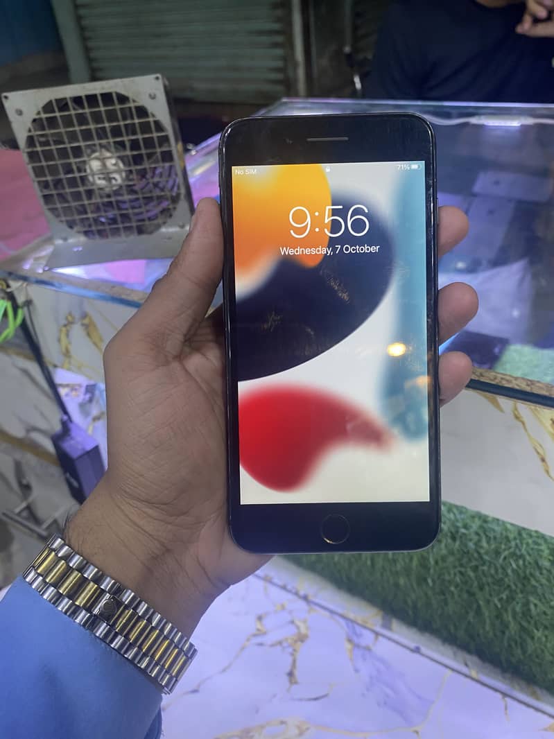 Apple iPhone 7 Plus 1