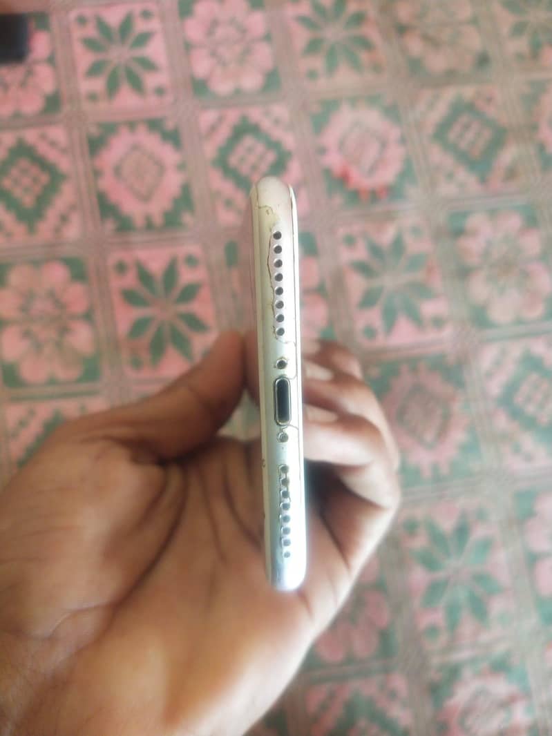 Apple iPhone 7 Plus 3
