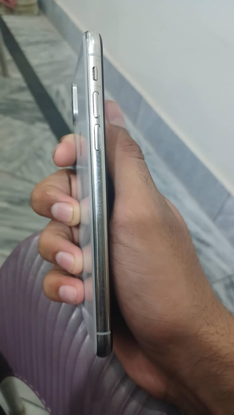 Apple iPhone X 2