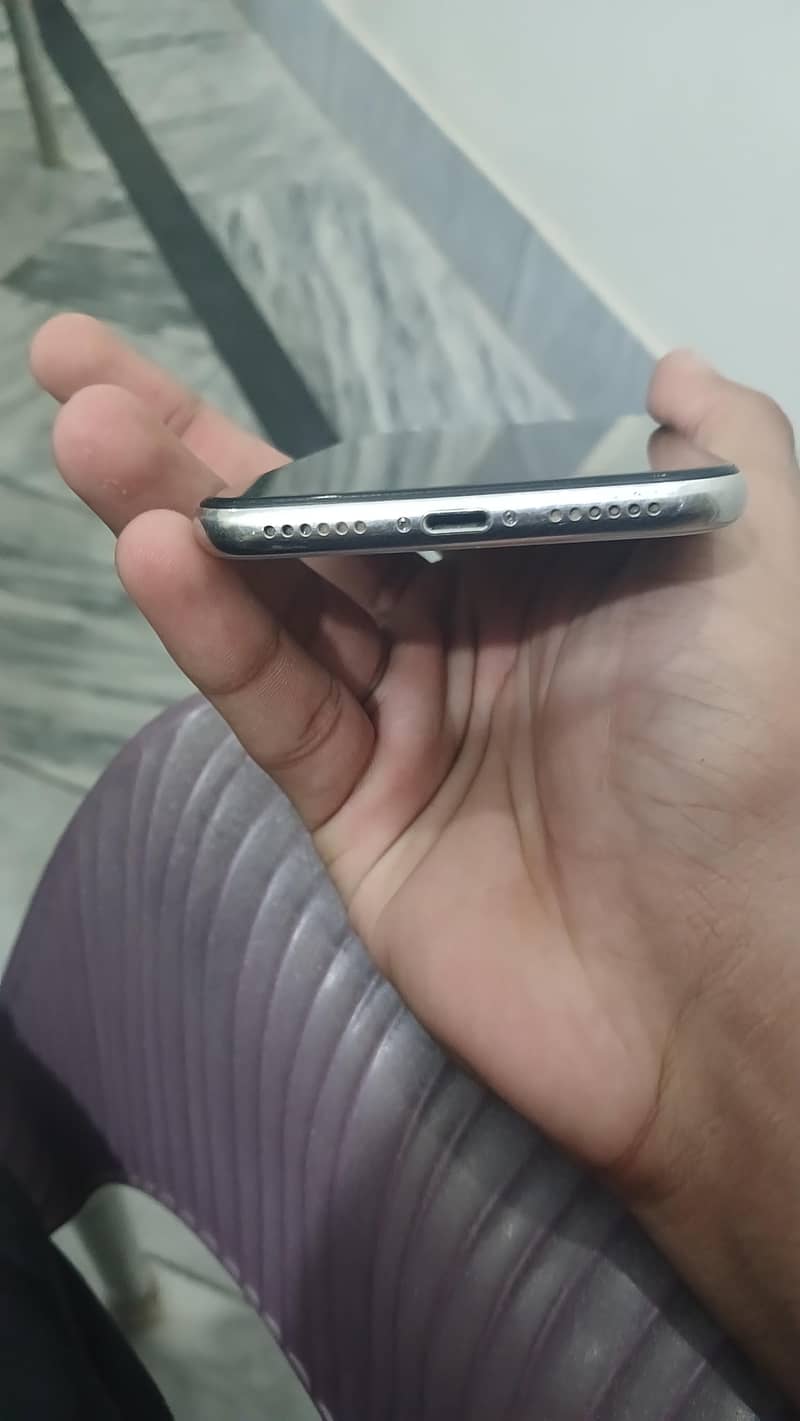 Apple iPhone X 5