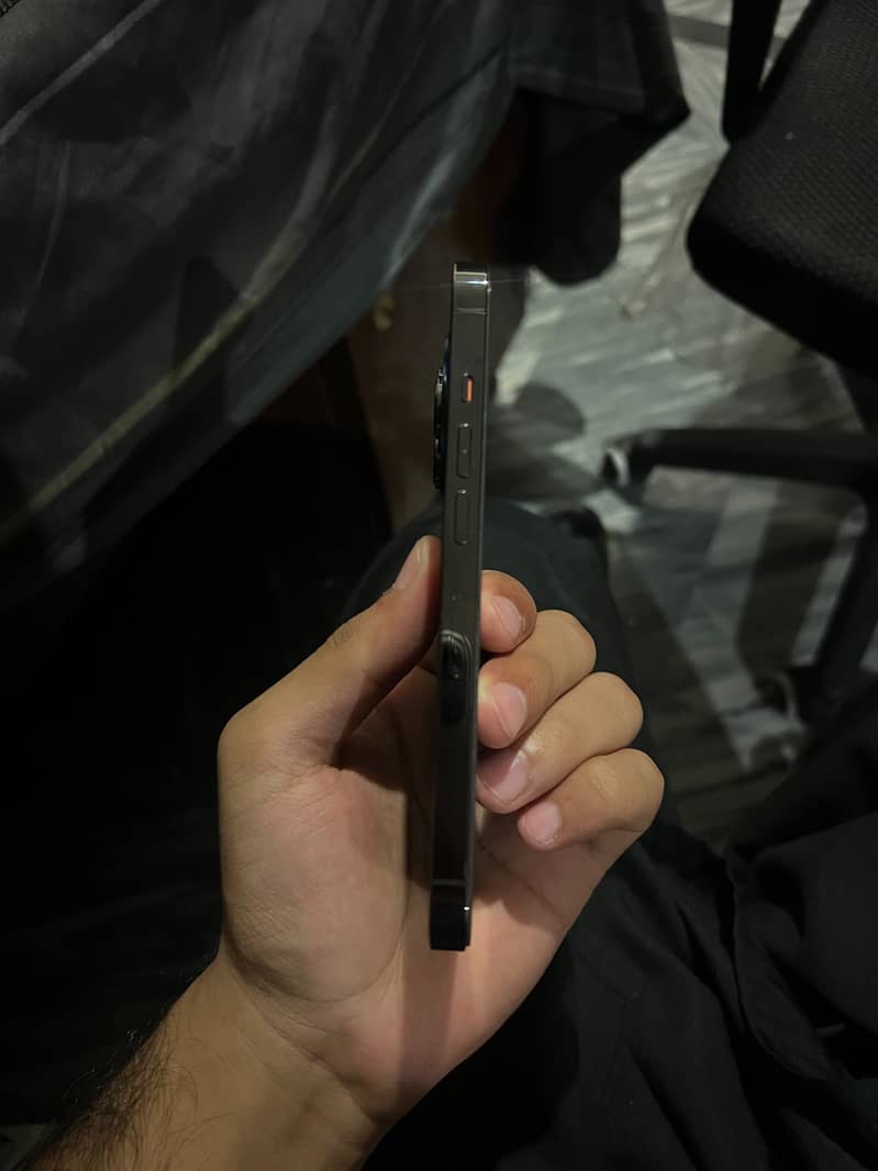 iPhone 13 Pro 6