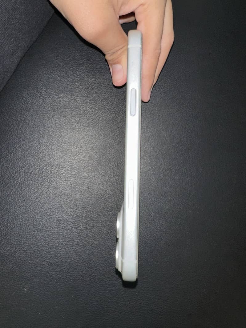 Apple iPhone 17 Pro Max 2