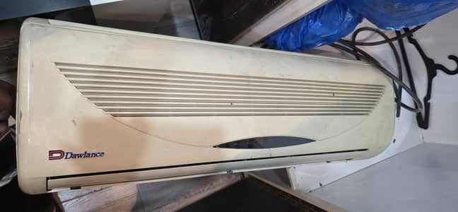 Dawlance 1 ton non-inverter for sale