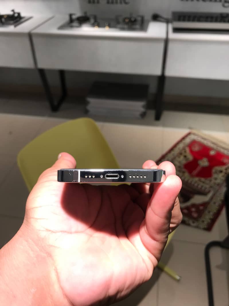Apple iPhone 14 Pro 2