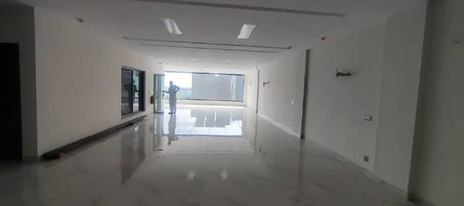 8 MARLA OFFICE FLOOR AVAILABLE FOR RENT IN DHA PHASE 8 BROADWAY WITH ELEVATED