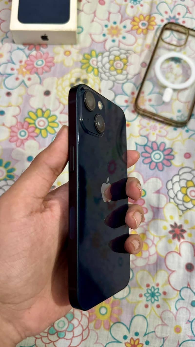 Apple iPhone 13 3