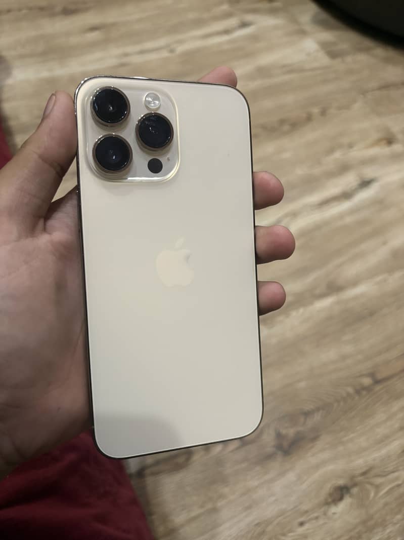 Apple iPhone 14 Pro Max 0