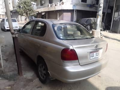 Toyota Platz 2003