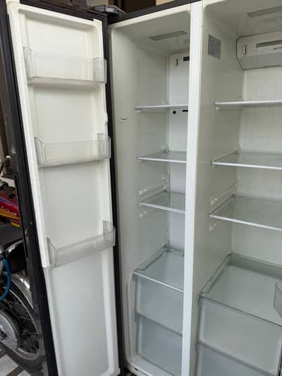 Haier HRF-522IBS Inverter Refrigerator Freezer – Good Condition