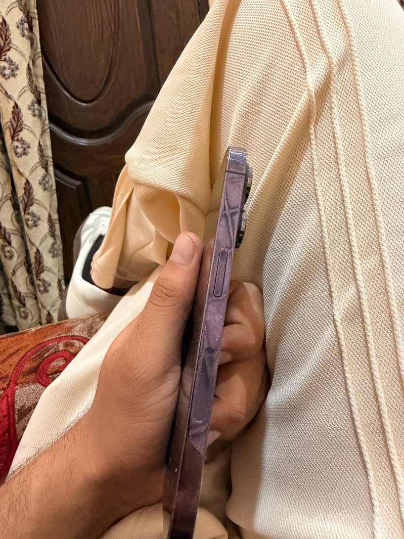 Apple iPhone 14 Pro 1