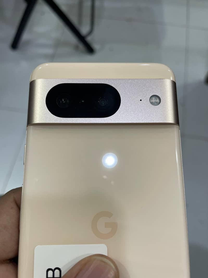 Google Pixel 8 4