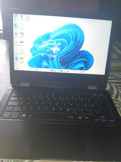 Laptop Touch and Type 256SSD