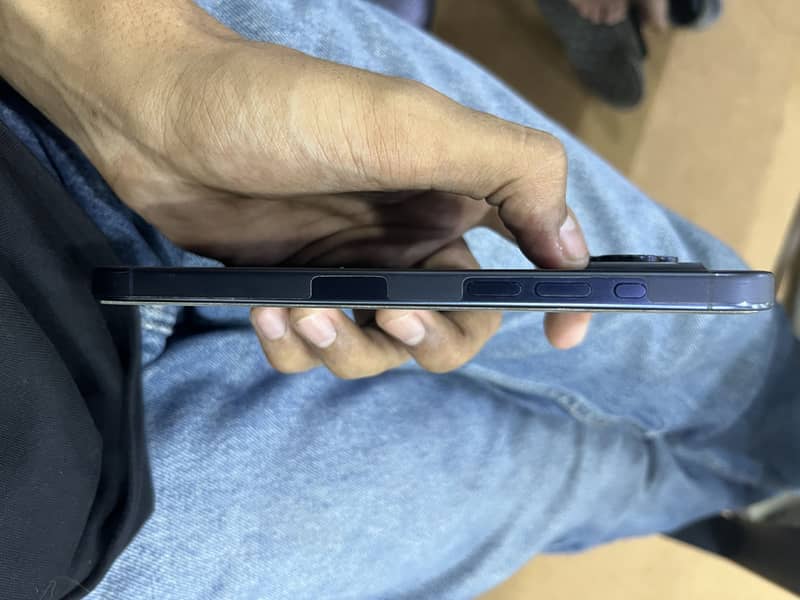 Apple iPhone 15 Pro Max 4