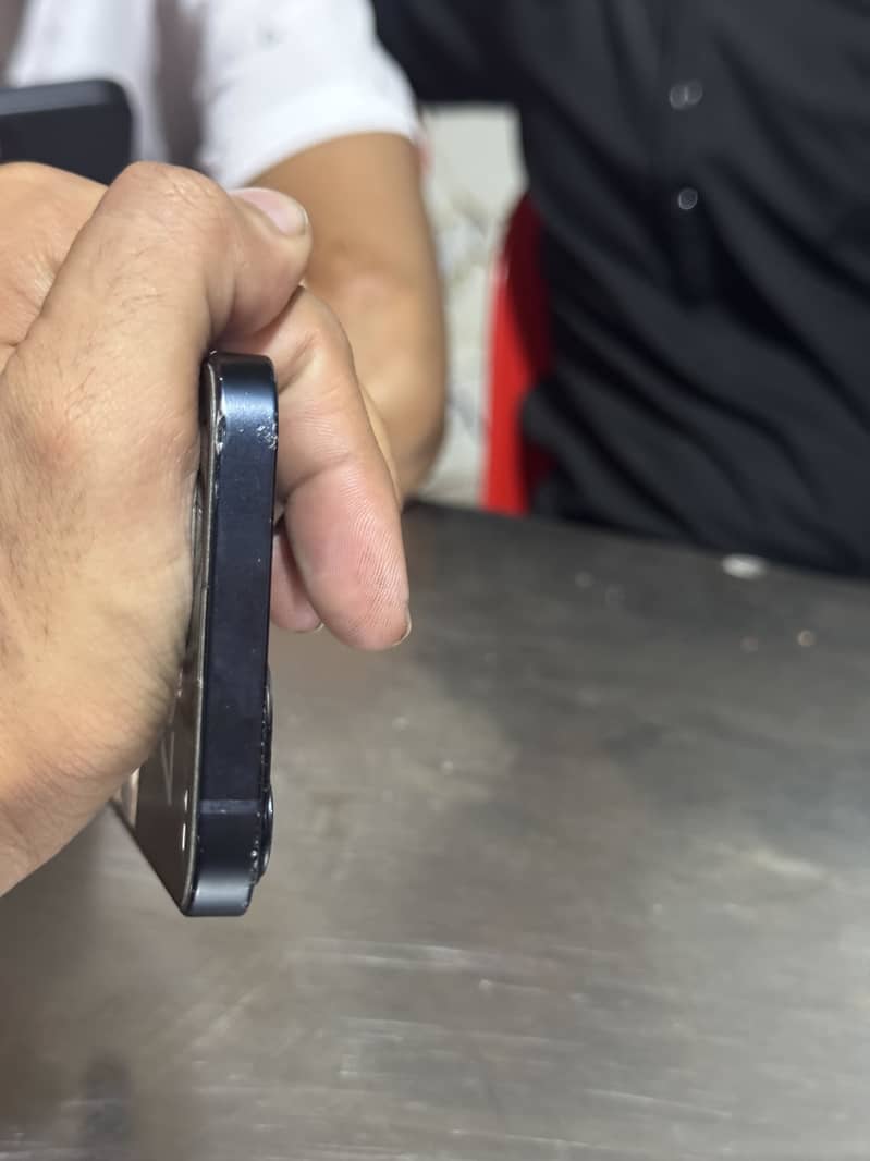Apple iPhone 13 7