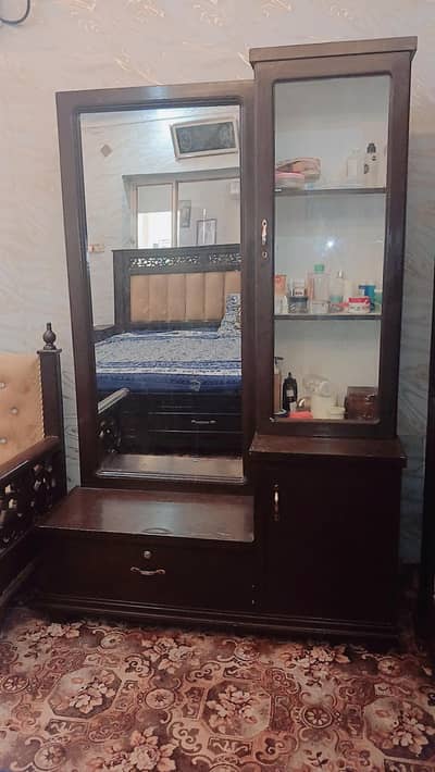 king bed,4 door almari, Crockery shokase,Dressing,5 seater sofa set