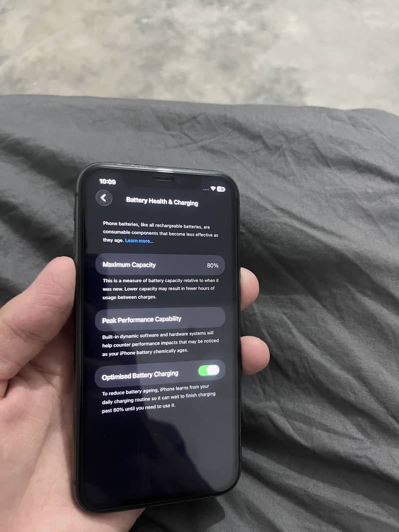 Apple iPhone 11 3