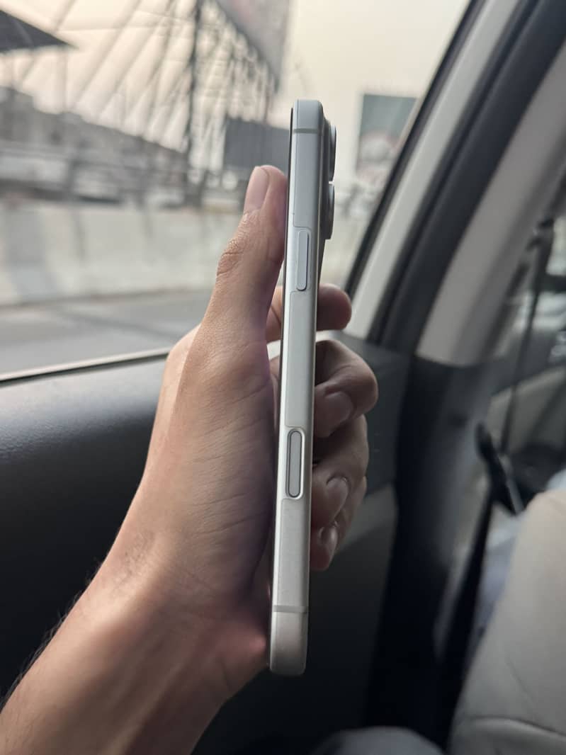 Apple iPhone 17 Pro Max 2