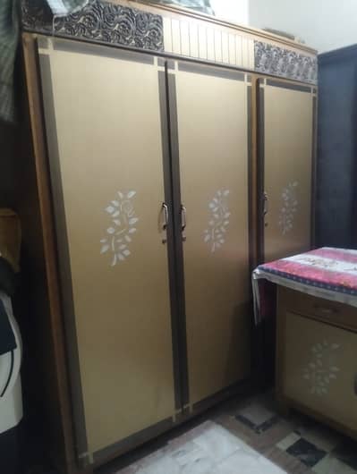 1 year Used Almari. . . Condition just like new . .