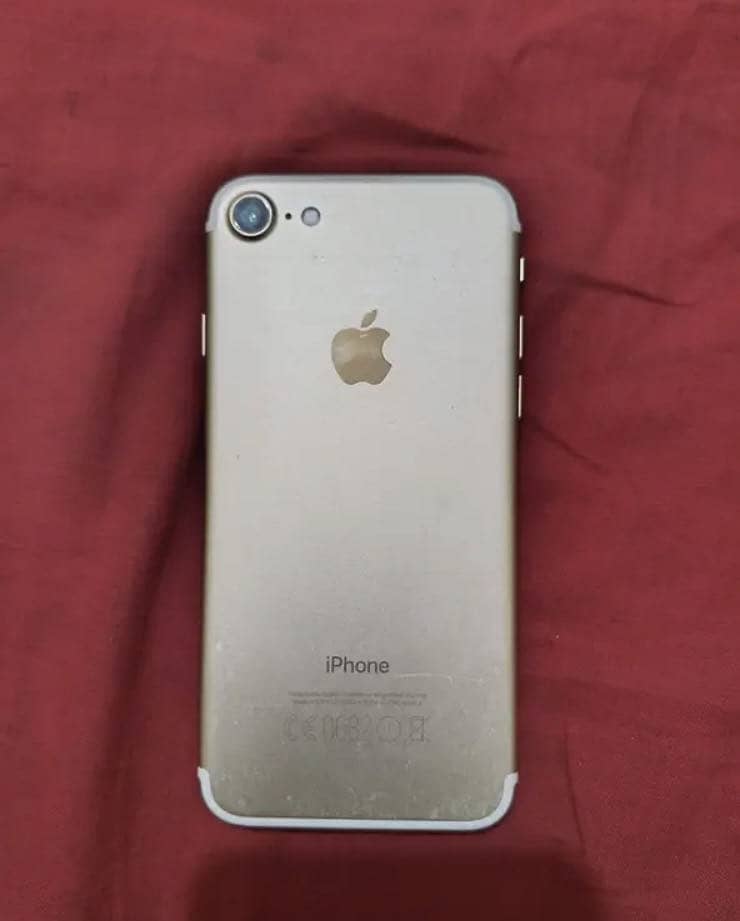 Apple iPhone 7 0