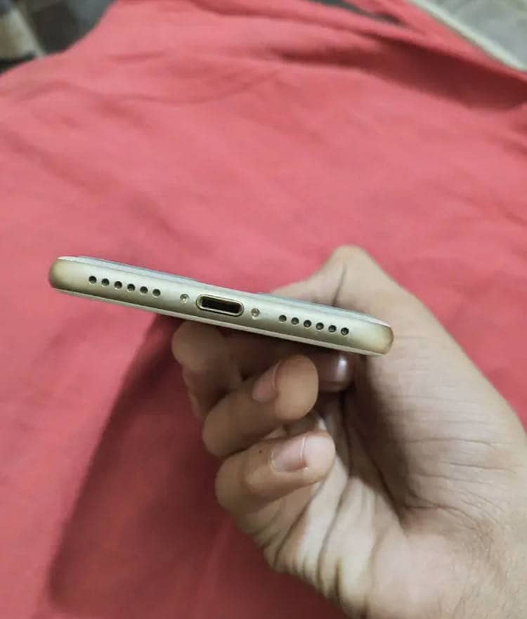 Apple iPhone 7 1