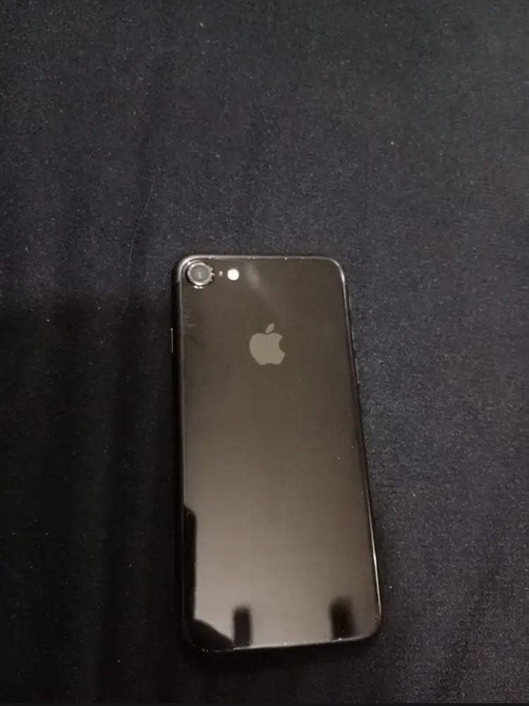 Apple iPhone 7 1