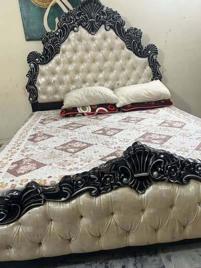 Bed set with mirror side tables and dresser