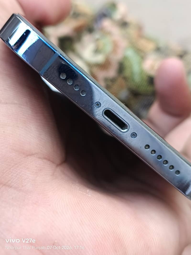 Apple iPhone 13 Pro Max 2