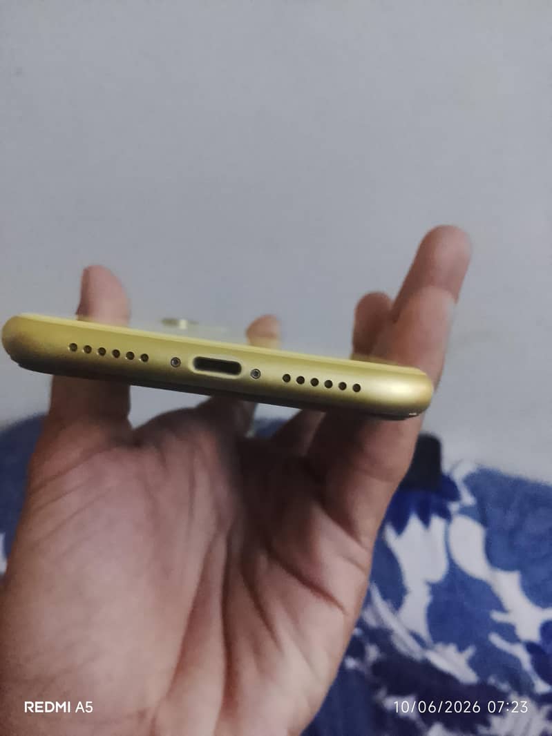 Apple iPhone 11 5