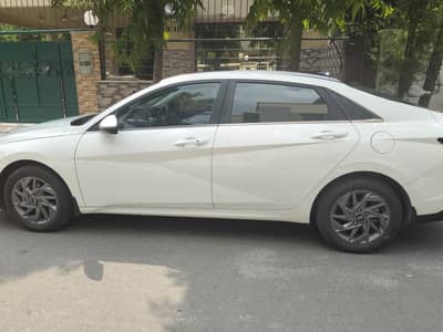 Hyundai Elantra 2024 hybrid