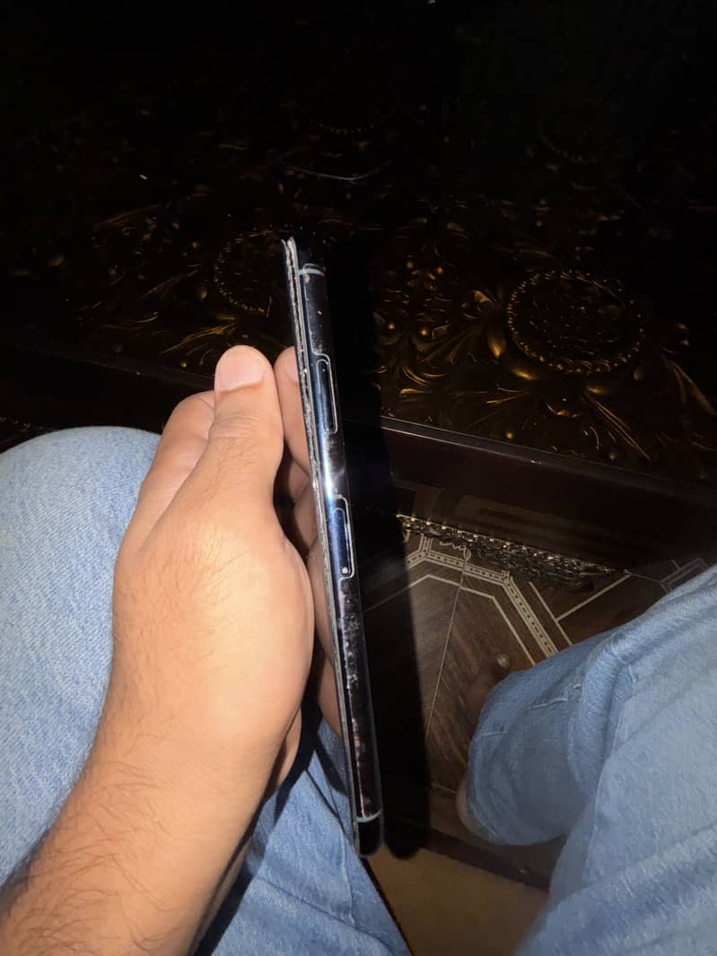Apple iPhone 11 Pro Max 2