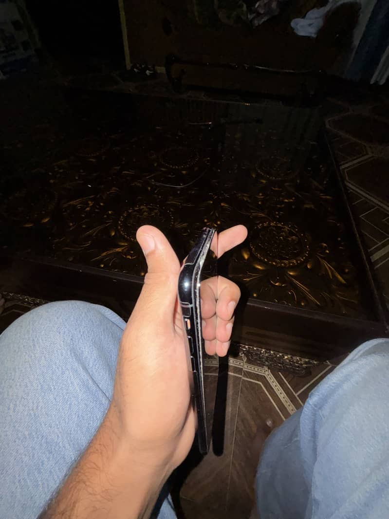 Apple iPhone 11 Pro Max 4