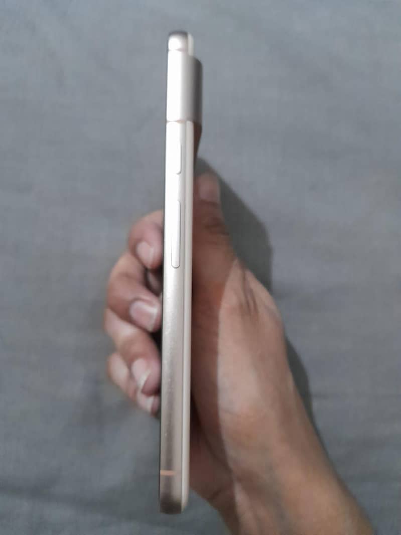 Google Pixel 8 5