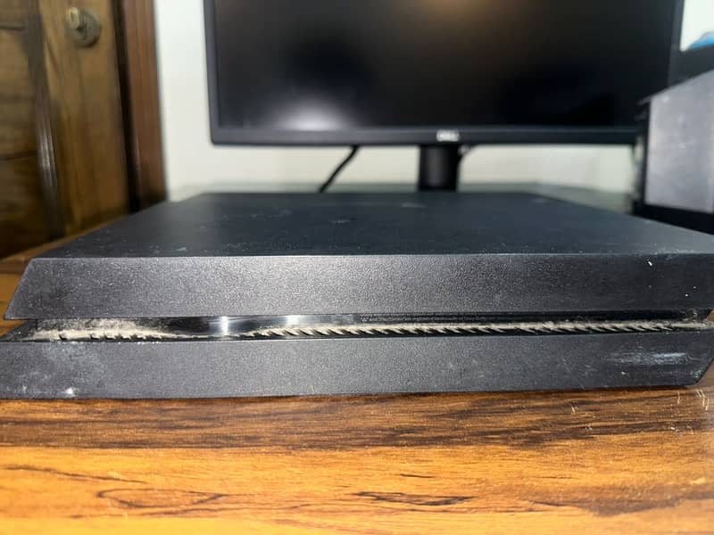Ps 4 with one original controller 4