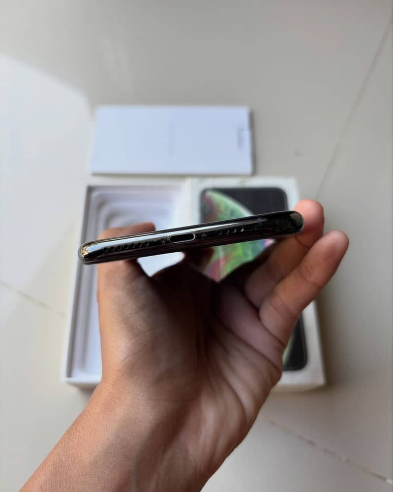 Iphone mobile 9