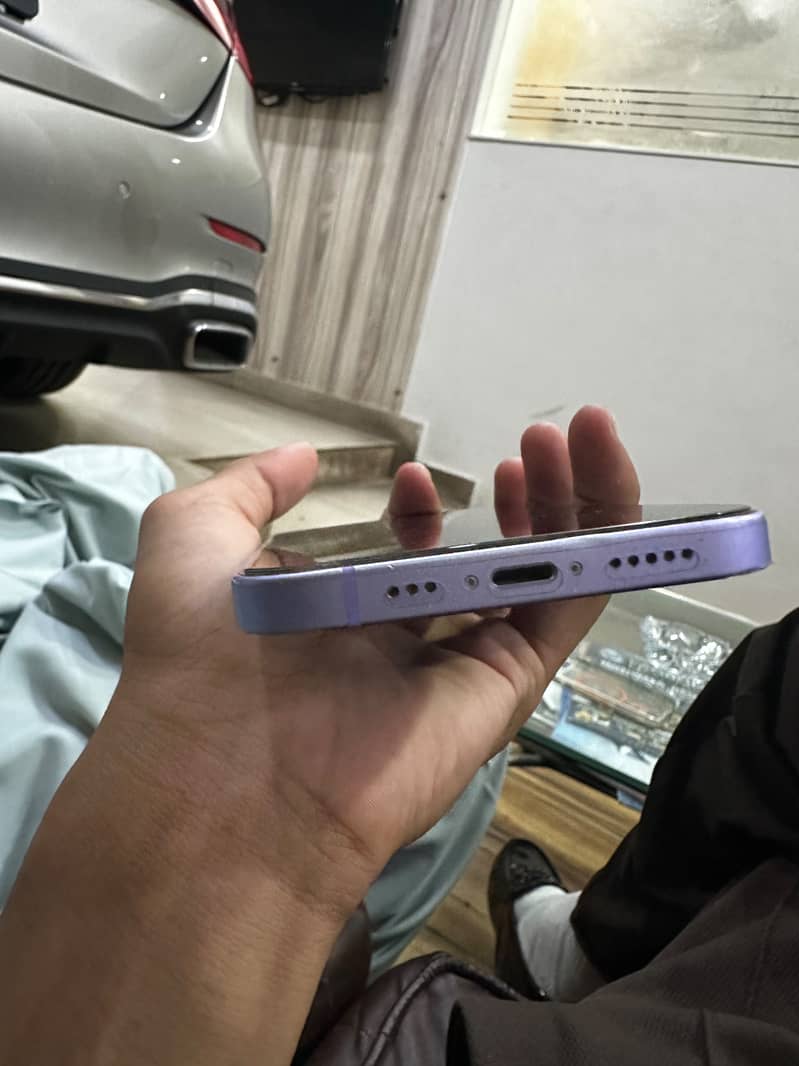 Apple iPhone 12 3